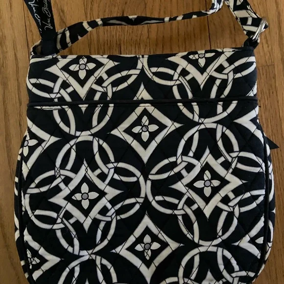 Vera Bradley • Crossbody Bag • Black & White - Picture 3 of 5